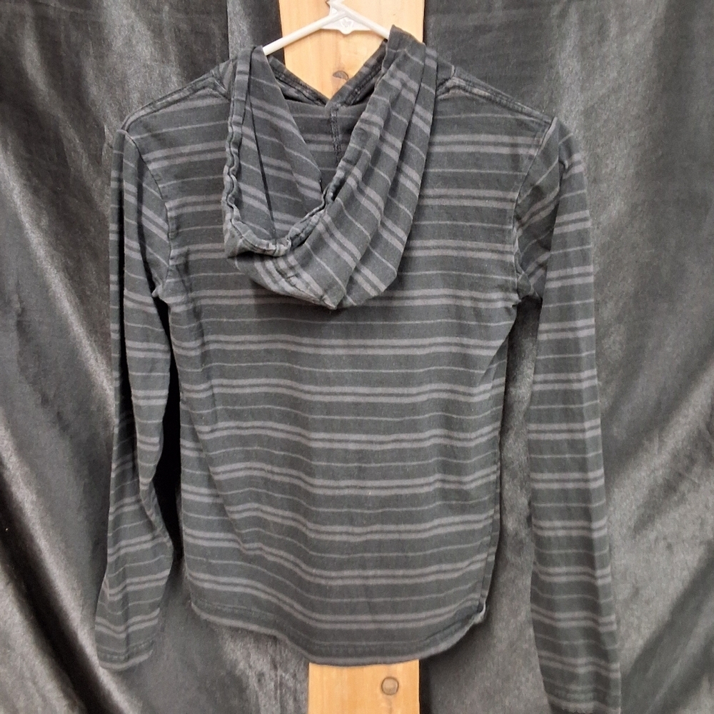 Volcom size youth, medium black long sleeve hoodie  pull over without pocket - Picture 5 of 11